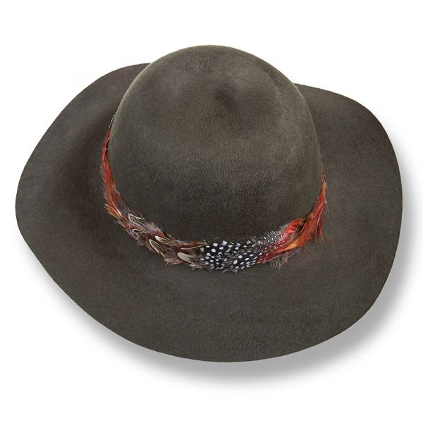 Women's hat with pheasant feather logo embroidery